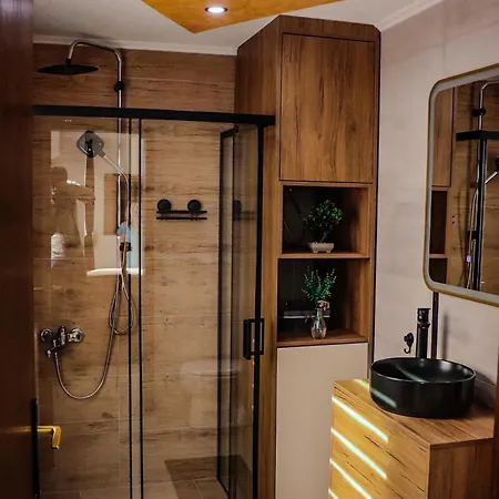 Tesla Apartment *
