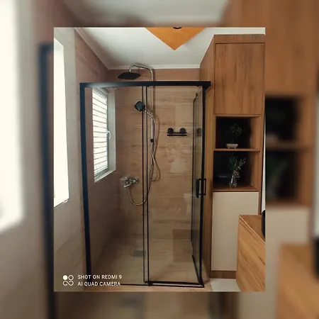 Tesla Apartment *